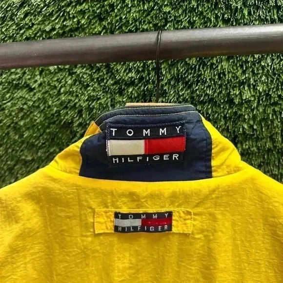 Vintage Tommy Hilfiger Reversible Plaid Vest  Medium - Picture 4 of 7